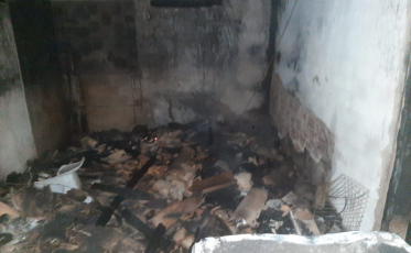 Galpão de residência pega fogo em Praia Grande