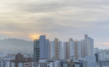 Segunda-feira de tempo nublado em Criciúma e região