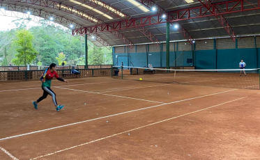 Quase 200 tenistas disputaram regional de tênis neste fim de semana