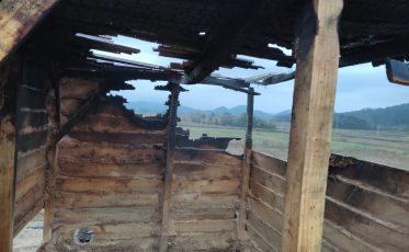 Incêndio atinge madeireira em Turvo