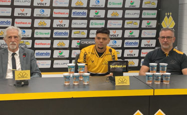 Criciúma apresenta atacante Fernando Viana