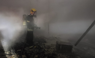 Arroio do Silva: Incêndio em residência mobiliza bombeiros 