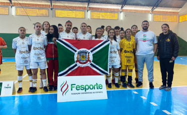 Meninas Carvoeiras conquistam a medalha de bronze no futsal da Olesc 2022