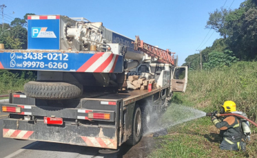 Turvo: Incêndio em caminhão mobiliza bombeiros na SC-108