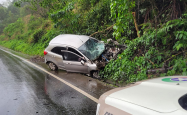 Siderópolis: Colisão entre carro e caminhão-tanque é registrada na SC-445