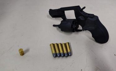 PM prende homem com CNH vencida e arma de fogo em Nova Veneza