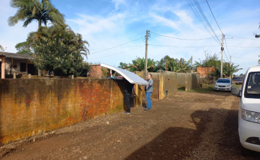 Em Forquilhinha, atingidos pelas chuvas recebem cestas básicas, colchões, kits de limpeza e acomodações