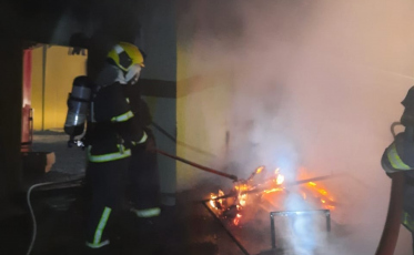 Morro da Fumaça: Depósito de embalagens é atingido por incêndio
