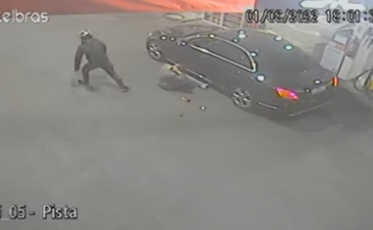 Homem que esfaqueou colega pode pegar até 30 anos de prisão