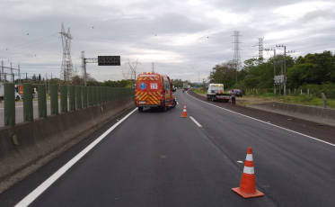 Colisão contra mureta deixa três pessoas feridas em Capivari de Baixo