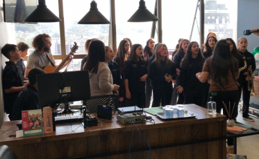 Coral do Bairro da Juventude se apresenta na Som Maior e no 4oito (VÍDEOS) 