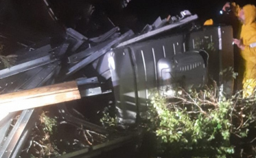 Homem morre após tombar caminhão na Serra do Faxinal