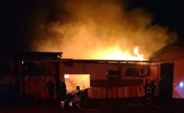 Curto-circuito pode ter causado incêndio no frigorífico do Bistek