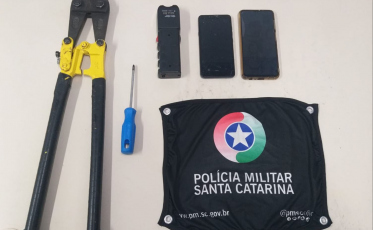 Dupla é detida por furto em torre de telefonia no bairro Pinheirinho