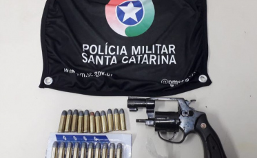 Criciúma: PM detém homem por porte ilegal de arma 