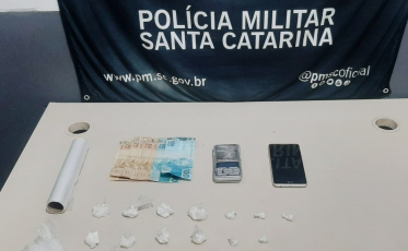 Por tráfico de drogas, homem é conduzido à delegacia