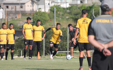 Criciúma apresenta sete reforços em cinco dias