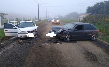 Colisão frontal deixa quatro feridos em Criciúma