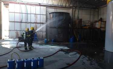 Explosão em tanque de álcool causa incêndio em Criciúma