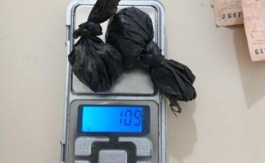 PM prende homem com 52 pedras de crack em Tubarão