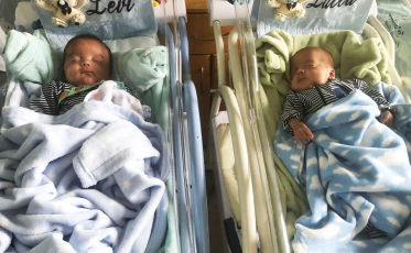 Gêmeos bivitelinos ganham alta depois de três meses em UTI do Hospital Unimed