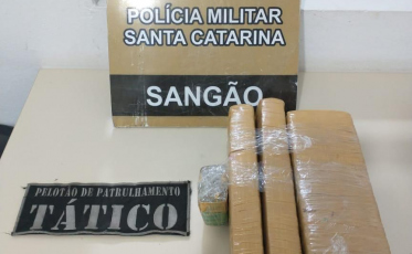 Criança é encontrada com casal que portava 4kg de maconha
