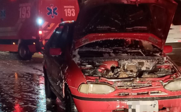 Urussanga: Bombeiros combatem incêndio em veículo na SC-108