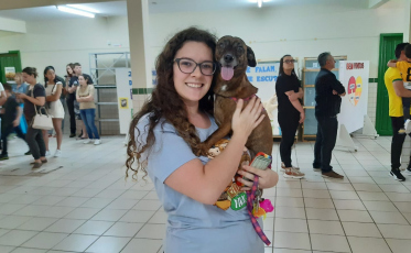 Eleitores vão às urnas bem acompanhados neste domingo