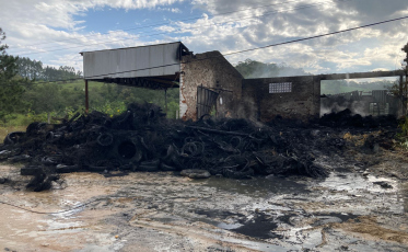 Incêndio gerou prejuízo estimado em R$ 200 mil para empresa de Urussanga