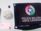 Polícia Militar apreende crack durante abordagem em Criciúma