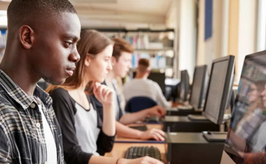 CIEE oferece mil vagas de emprego para jovens em SC; confira as oportunidades