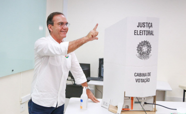 Décio Lima vota em Blumenau  