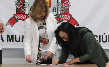 Tia Cidy (Avante) assume cadeira no legislativo de Criciúma