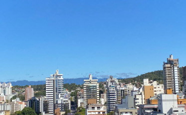 Sol e céu claro marcam presença no Sul de SC nesta quarta
