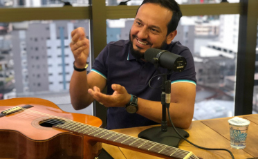 No Nomes & Marcas, a trajetória do cantor Jorge Nando