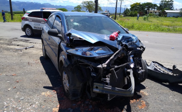Caminhoneiro fica preso às ferragens após acidente em Nova Veneza