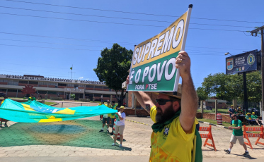 Manifestações continuam neste feriado de Proclamação da República (FOTOS E VÍDEOS)