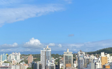 Quinta-feira de tempo ensolarado em Criciúma e região