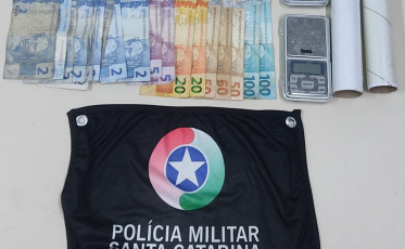 Criciúma: PM prende homem em flagrante por tráfico de drogas