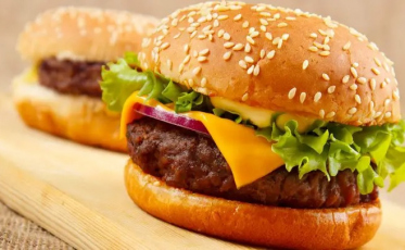 Criciúma: Homem come dois hambúrgueres e coloca na conta de Jesus