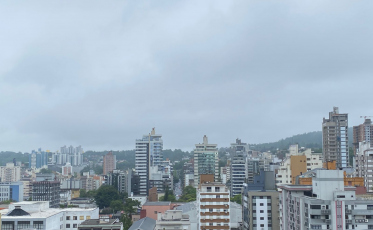 Segunda-feira segue com chuva fraca no Sul de SC
