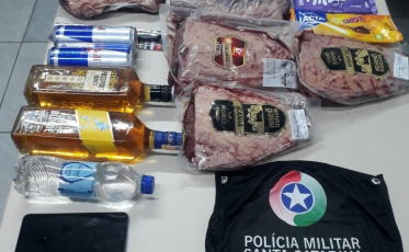PM encontra carnes, bebidas e chocolates roubados de supermercados em Criciúma 