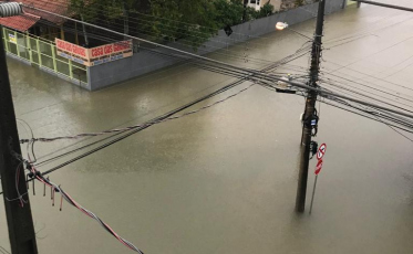 Chuva persistente gera alagamentos em Tubarão (FOTOS e VÍDEO)