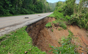 Trecho da BR-282 segue interditado
