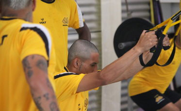 Manhã de treino na academia do CT