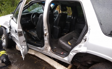 Colisão entre carros deixa dois feridos em Siderópolis