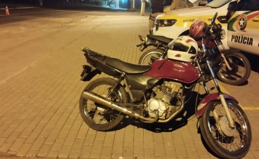 Polícia Militar Rodoviária flagra motociclista sem habilitação na SC-114