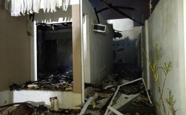 Incêndio destrói parcialmente residência em Criciúma