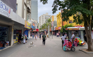 Natal: Comércio de Criciúma atende em horário estendido neste sábado