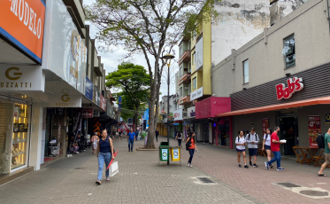 Comércio de Criciúma abre às 13h nesta segunda-feira 